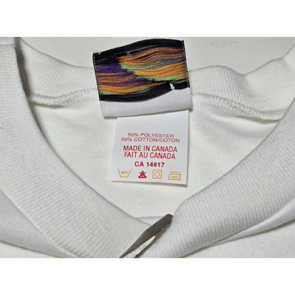 Vintage Canada Mounties Graphic T-Shirt White Souvenir Tee Mounted Police‎